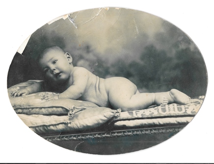 FOTOGRAFIA DE BEBE DESNUDO. FALTAS Y ARRUGAS