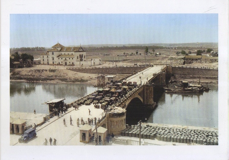 LAMINA FOTO REPRODUCCION ARCHIVO ABC SEVILLA PRUEBA DE CARGA DEL PUENTE LEVADIZO DE SAN TELMO 1931