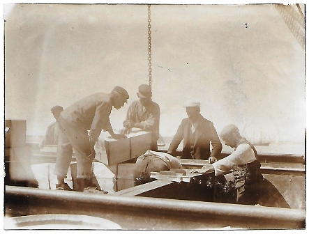 FOTOGRAFIA ESCENA DE NAVEGACION SOBRE 1910