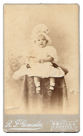 FOTOGRAFIA BEBE SENTADO FOTO  R.F. GONZALEZ SEVILLA 1895