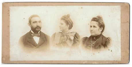 FOTOGRAFIA MONTAJE TRES PERSONAS RETRATO BUSTO. SOBRE 1900