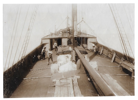 FOTOGRAFIA ESCENA DE NAVEGACION SOBRE 1910