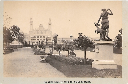 VUE PRISE DANS LE PARC DU CHAMP-DE-MARS. MON. ALPH. GIROUX, PARIS