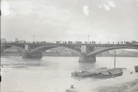 FOTOGRAFIA VISTA DEL PUENTE DE TRIANA DE SEVILLA SOBRE EL AÑO 1920