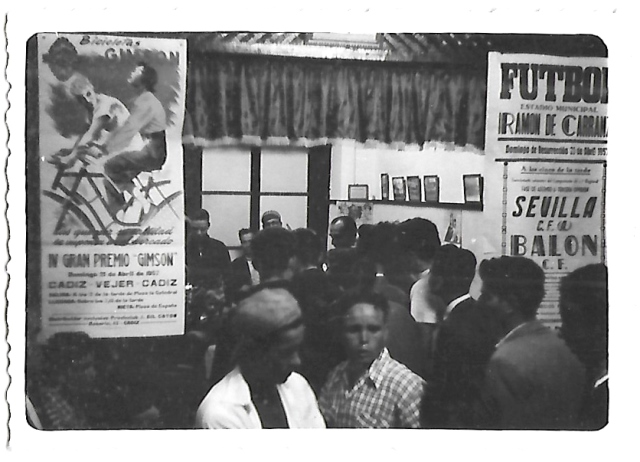 FOTOGRAFIA PUERTA DE TIERRA ALREDEDOR DEL ESTADIO CADIZ
