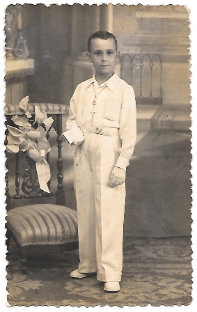 FOTOGRAFIA DE NIÑO DE PRIMERA COMUNION (MARCAS DE DESPEGUE)