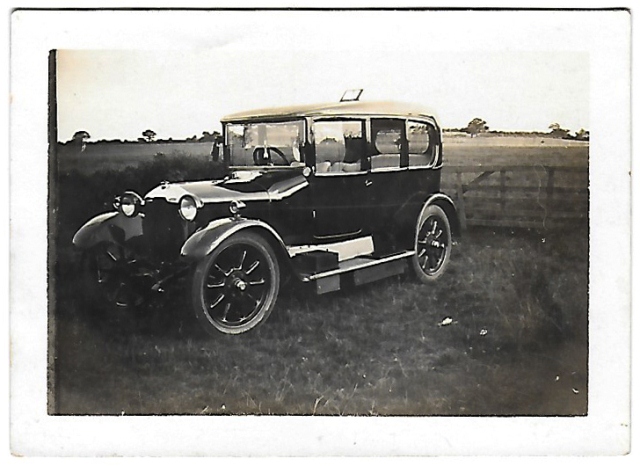 FOTOGRAFIA DE AUTO ANTIGUO SOBRE 1930