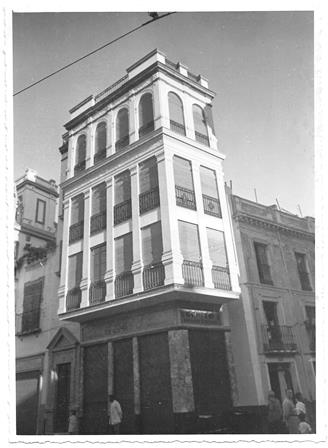 FOTOGRAFIA DE SEVILLA EDIFICIO SIN DEFINIR. FOTO OLMO SEVILLA AÑOS 50