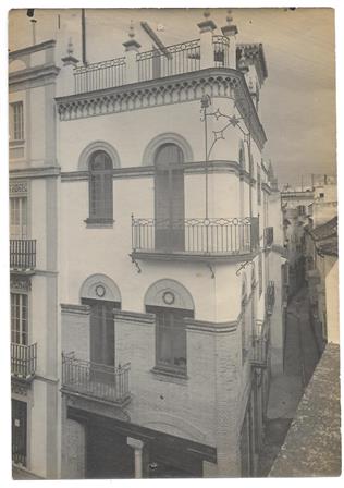 FOTOGRAFIA DE SEVILLA ¿HERNANDO COLON?. AÑOS 30.