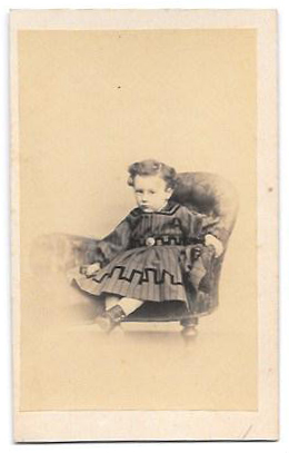 FOTOGRAFIA DE NIÑA PEQUEÑA MAYO DE 1864 MR KILBURN