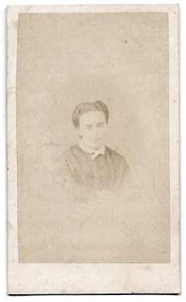 FOTOGRAFIA RETRATO DE SEÑORA SOBRE1880. SIN DATOS DE ESTUDIO. FOTO ALGO QUEMADA