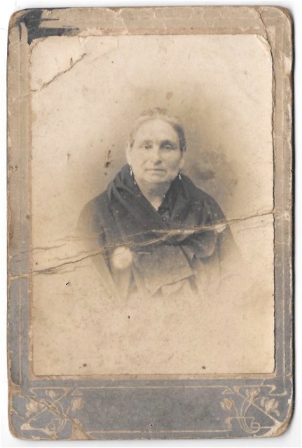 FOTOGRAFIA DE ANCIANA SOBRE 1900. FOTO FOTO CADIZ. MUY DESLUCIDA