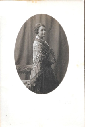 FOTOGRAFIA DE SEÑORA CON MANTON. FOTO CASTELLANO, SEVILLA. SOBRE 1910.