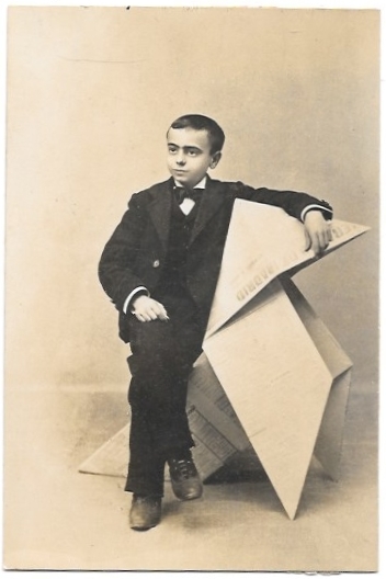 FOTO ANTIGUA DE ESTUDIO, SEGUNDO GARCIA CRESPO DE NIÑO. SOBRE 1910. 13 X 8,5 CM.