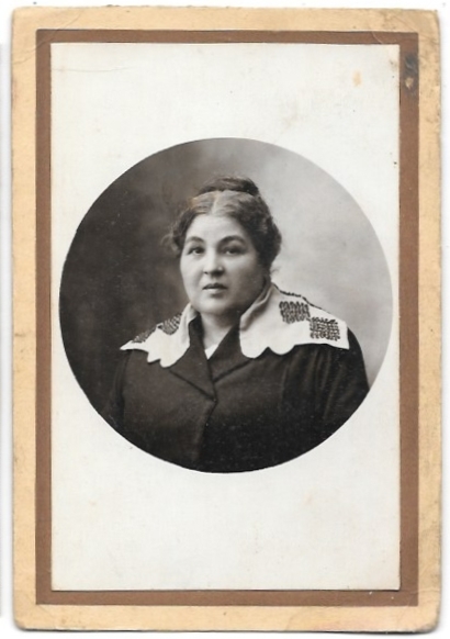 FOTO ANTIGUA DE ESTUDIO DE BUSTO SEÑORA. SOBRE1930. 14,5 X 10 CM.