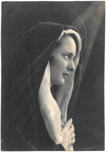 FOTO ANTIGUA DE ESTUDIO RETRATO DE MUJER. 21 X 14,5 CM. SOBRE 1930.