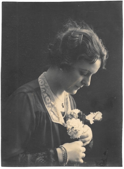 FOTO ANTIGUA DE ESTUDIO MUJER JOVEN. 20,3 X 15 CM. AÑO 1926. SEGUNDO Y ROSITA, CADIZ