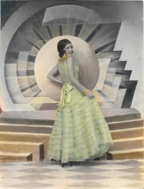 FOTO ANTIGUA DE ESTUDIO ILUMINADA MUJER JOVEN. 20,5 X 16 CM. AÑO 1926. SEGUNDO Y ROSITA