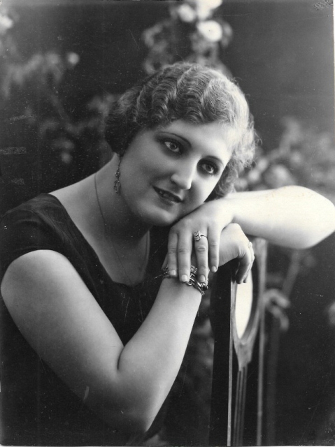 FOTO ANTIGUA DE JOVEN MUJER. BAUZANO DE ROMAN. 22 X 16,5 CM. AÑO 1930. CADIZ