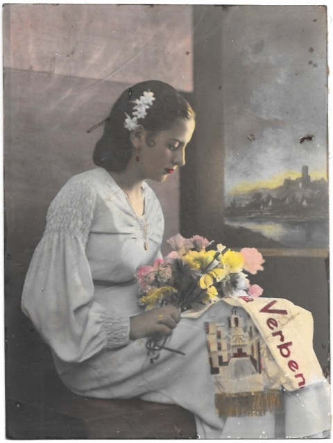 FOTO ANTIGUA DE ESTUDIO ILUMINADA RETRATO DE MUJER. 22 X 16,5 CM. SOBRE 1930.