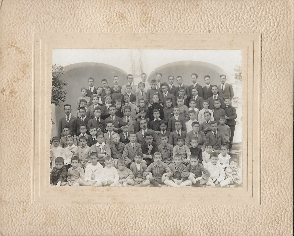 FOTOGRAFIA HECHA EN EL COLEGIO DEL CARMEN (BADAJOZ) 28-5-1919