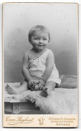 POSADO DE BEBE EN ESTUDIO FOTO CVAN. BOGHIUT, AMBERES. SOBRE 1880