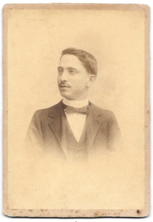 FOTO RETRATO DE CABALLERO. FOTOGRAFIA Y ESTUDIO DE PINTURA  R. PAVON - HUELVA.SOBRE 1885