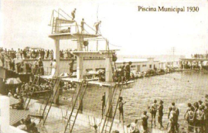 CALENDARIO PISCINA MUNICIPAL 1930 CÁDIZ. AÑO 2004