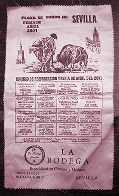 CARTEL DE TOROS EN SEDA ROSA. FERIA DE ABRIL 2001, SEVILLA.