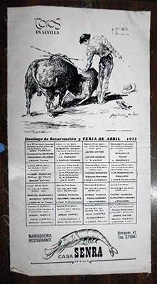 CARTEL DE TOROS EN SEDA CREMA. FERIA DE ABRIL 1973, SEVILLA.