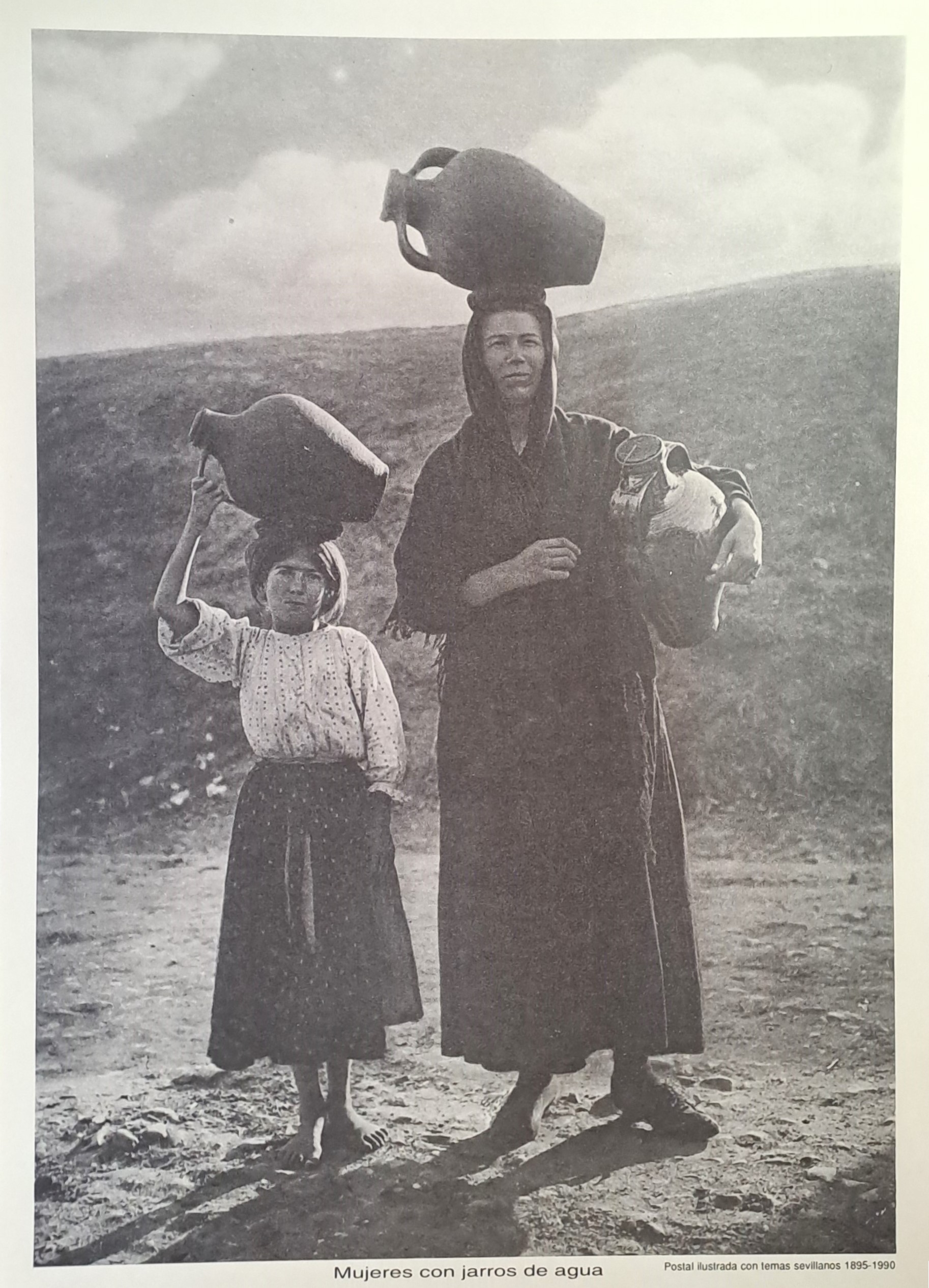 REPRODUCION LAMINA POSTAL CON TEMAS SEVILLANOS MUJERES CON JARRONES DE AGUA 1895-1990