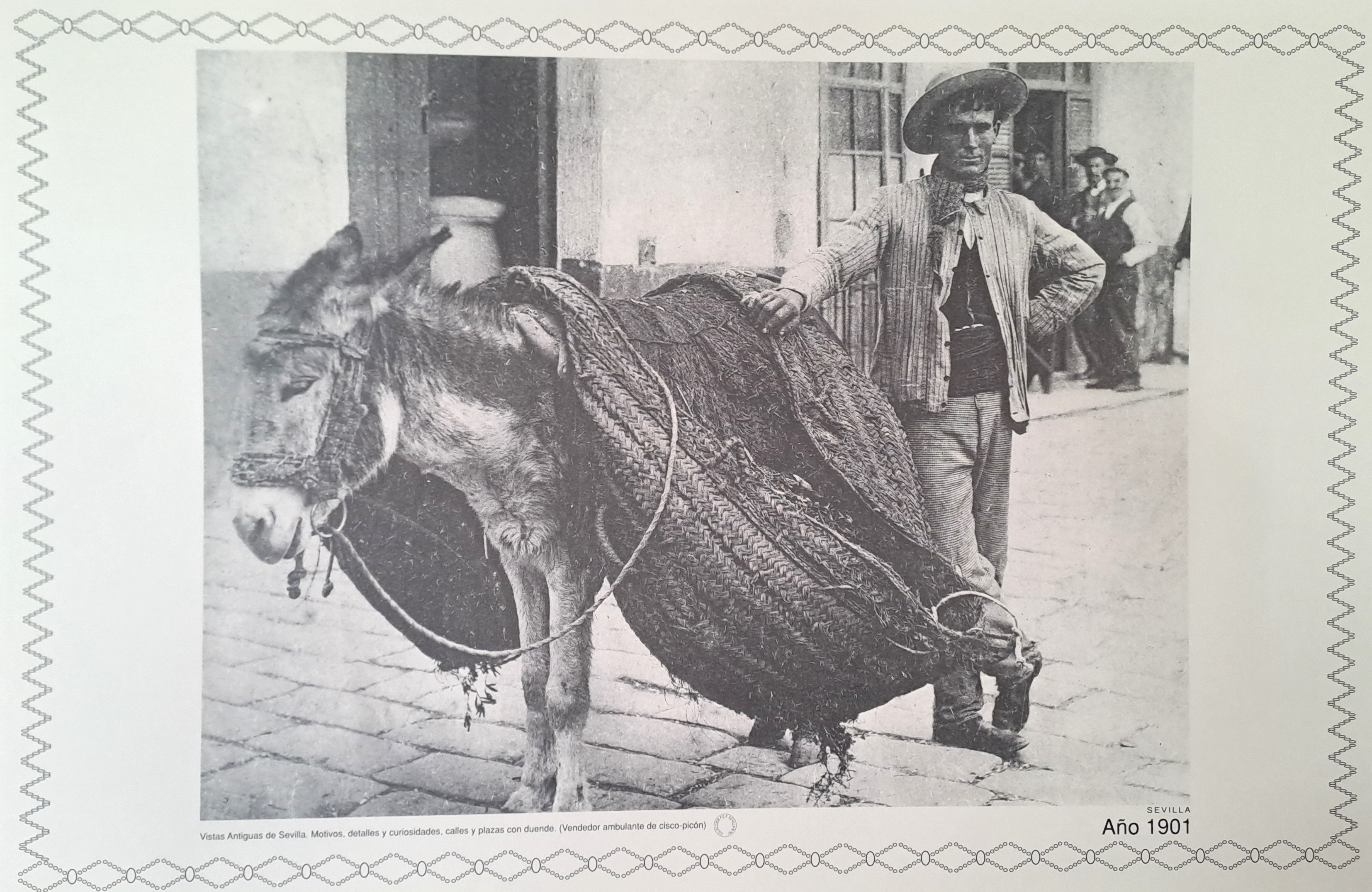 REPRODUCION LAMINA VISTAS ANTIGUAS DE SEVILLA VENDEDOR AMBULANTE DE CISCO-PICON AÑO 1901