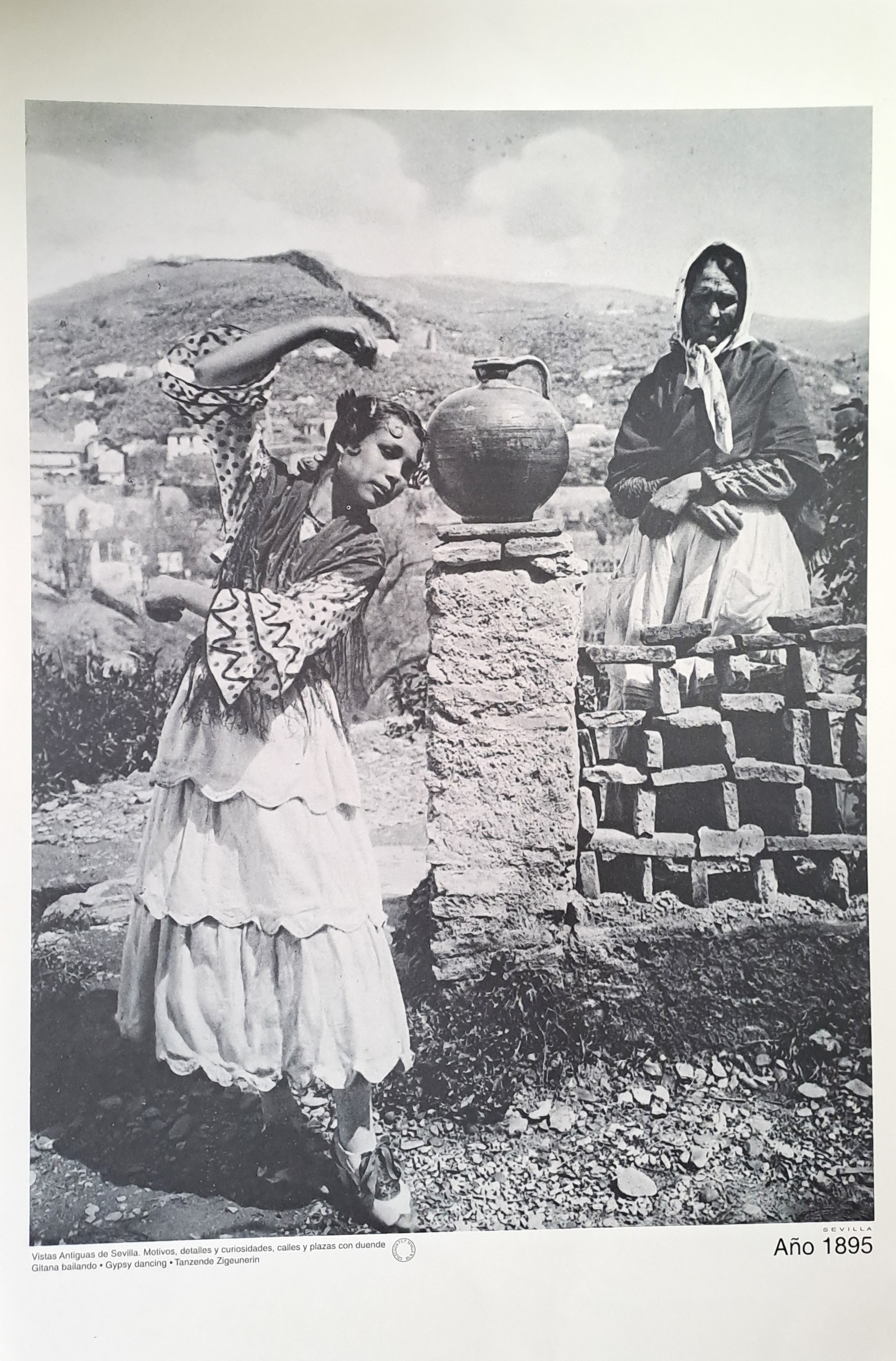 REPRODUCION LAMINA VISTAS ANTIGUAS DE SEVILLA GITANA BAILANDO AÑO 1895