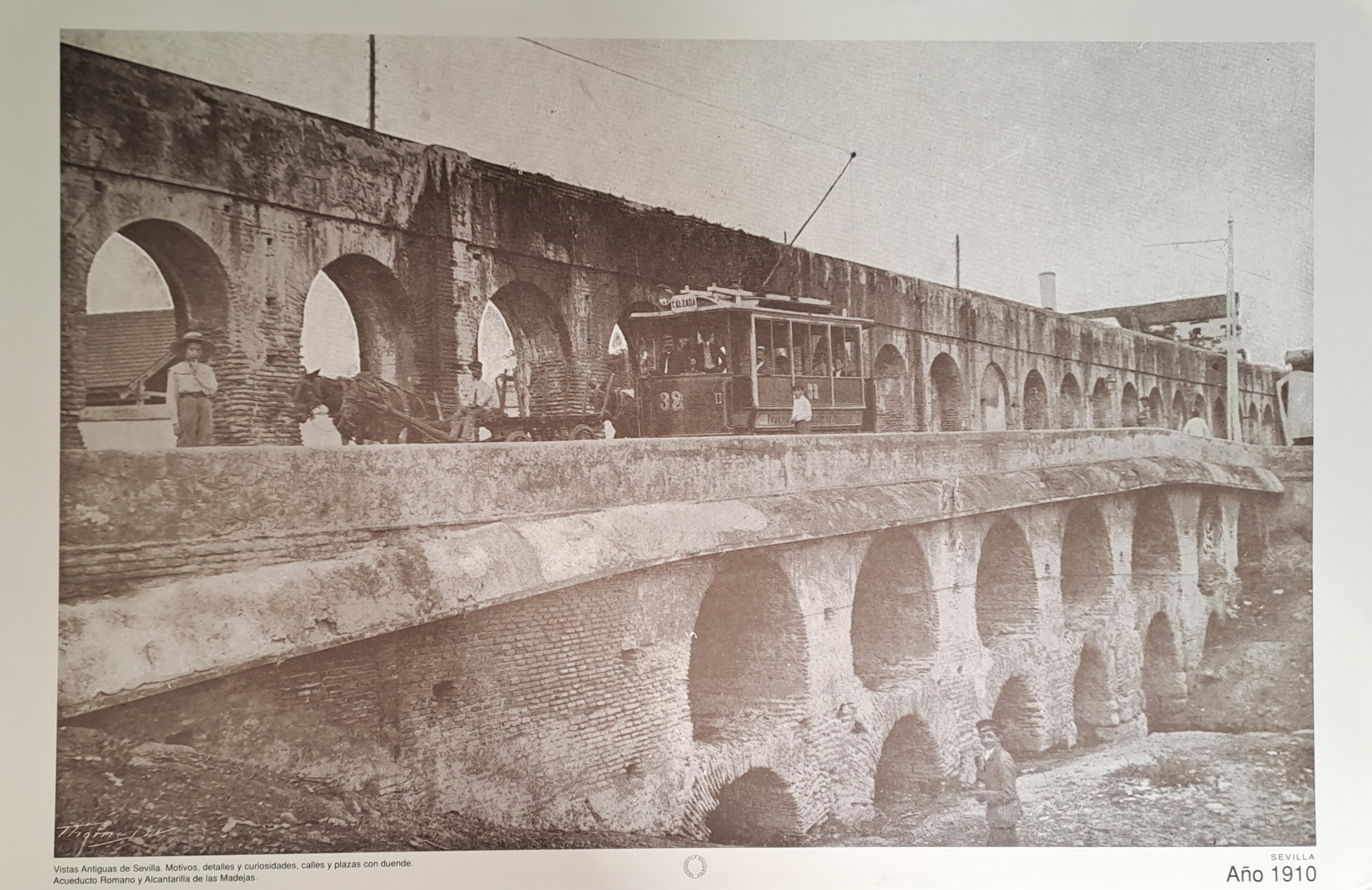 REPRODUCION LAMINA VISTAS ANTIGUAS DE SEVILLA ACUEDUCTO ROMANO Y ACANTARILLA DE LAS MADEJAS  AÑO 1910