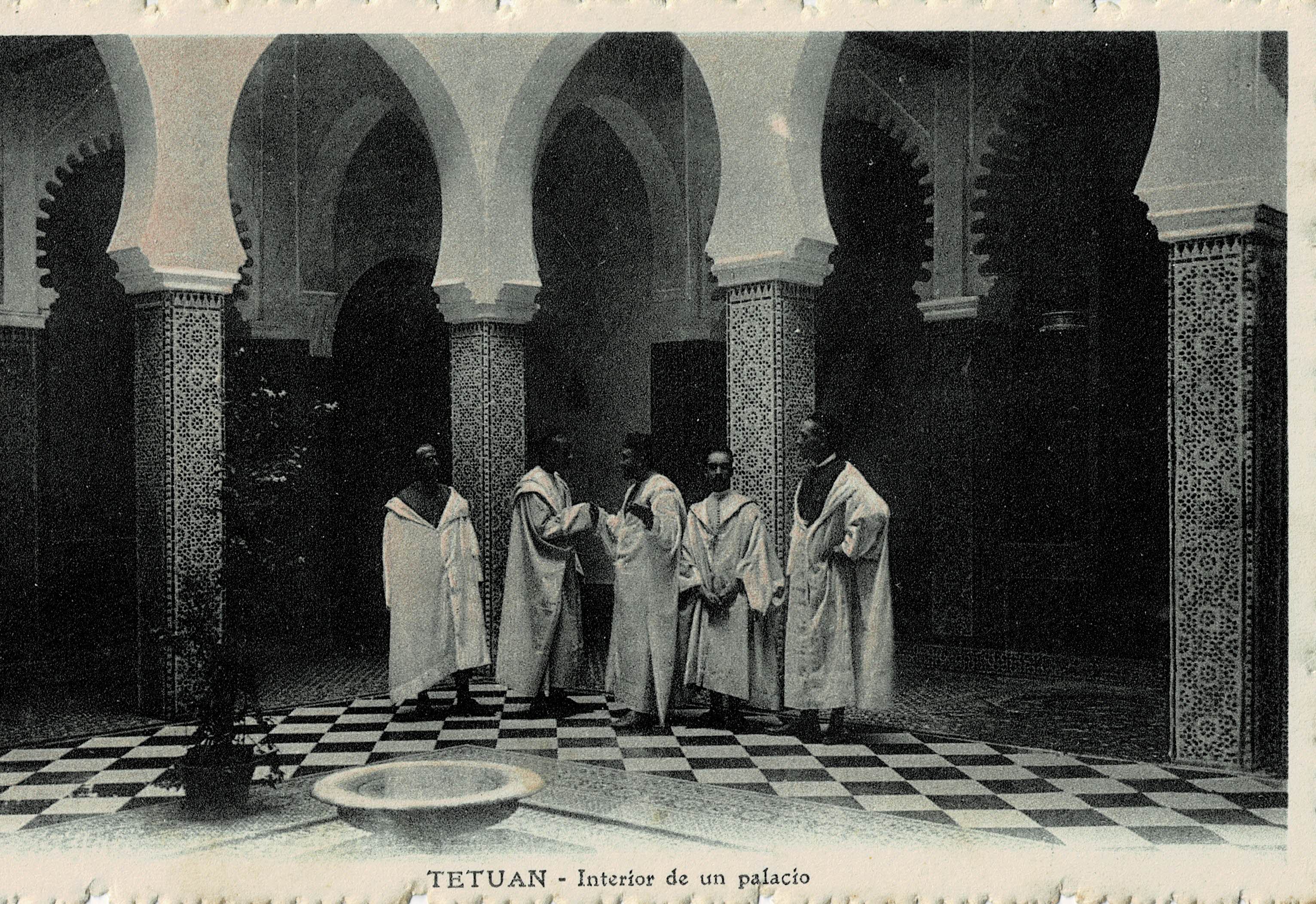 POSTAL DE TETUAN. INTERIOR DE UN PALACIO