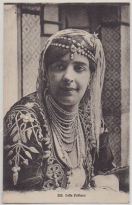 POSTAL DE AFRICA. ARGELIA. BELLE FATHMA Nº 222