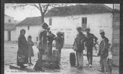 POSTAL ANTIGUA DE ALGECIRAS. CADIZ. Nº 30 AGUADORES EN UNA FUENTE PUBLICA