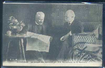 POSTAL DE ALGECIRAS (CÁDIZ) LA LECTURE DES JOURNAUX PAR MM, TATTENBACH ET DE RADOWITZ