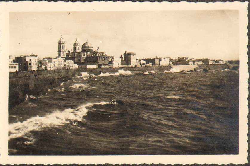 POSTAL DE CADIZ. CAMPO DEL SUR. MURALLAS Y CATEDRAL.