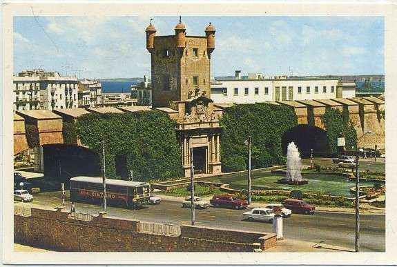 POSTAL DE CADIZ. PUERTA DE TIERRA Nº 122