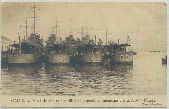 POSTAL ANTIGUA DE CADIZ. TORPEDEROS AMERICANOS ATRACADOS AL MUELLE