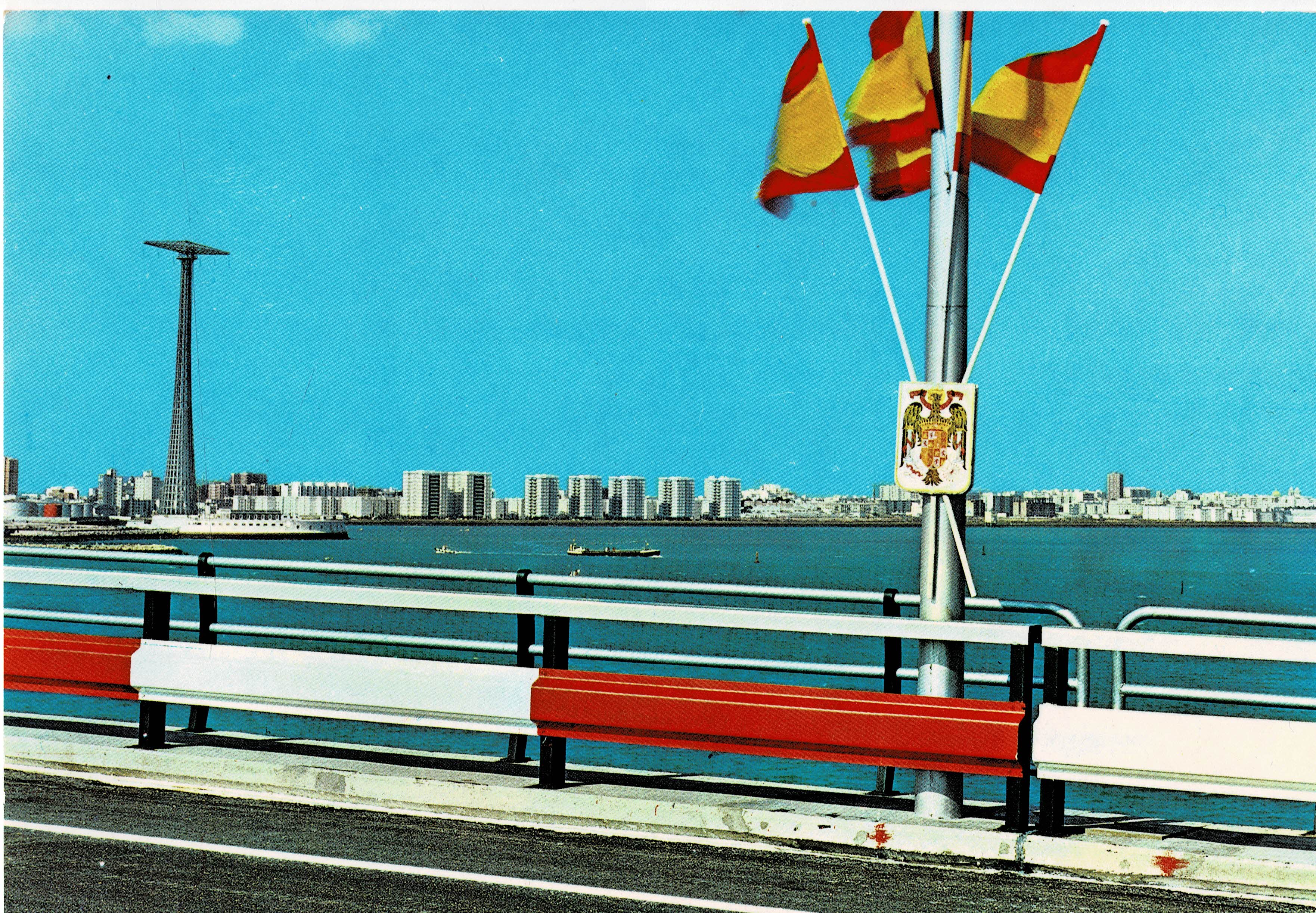POSTAL DE CADIZ. VISTAS DESDE EL PUENTE JOSE LEON DE CARRANZA.