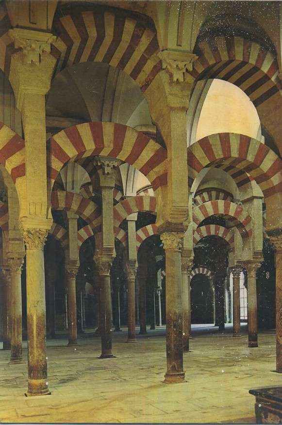 POSTAL DE  CORDOBA. 2135- LA MEZQUITA. LABERINTOS DE COLUMNAS