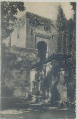 POSTAL DE GRANADA. ALHAMBRA. PILAR DE CARLOS V Y PUERTA DE LA JUSTICIA