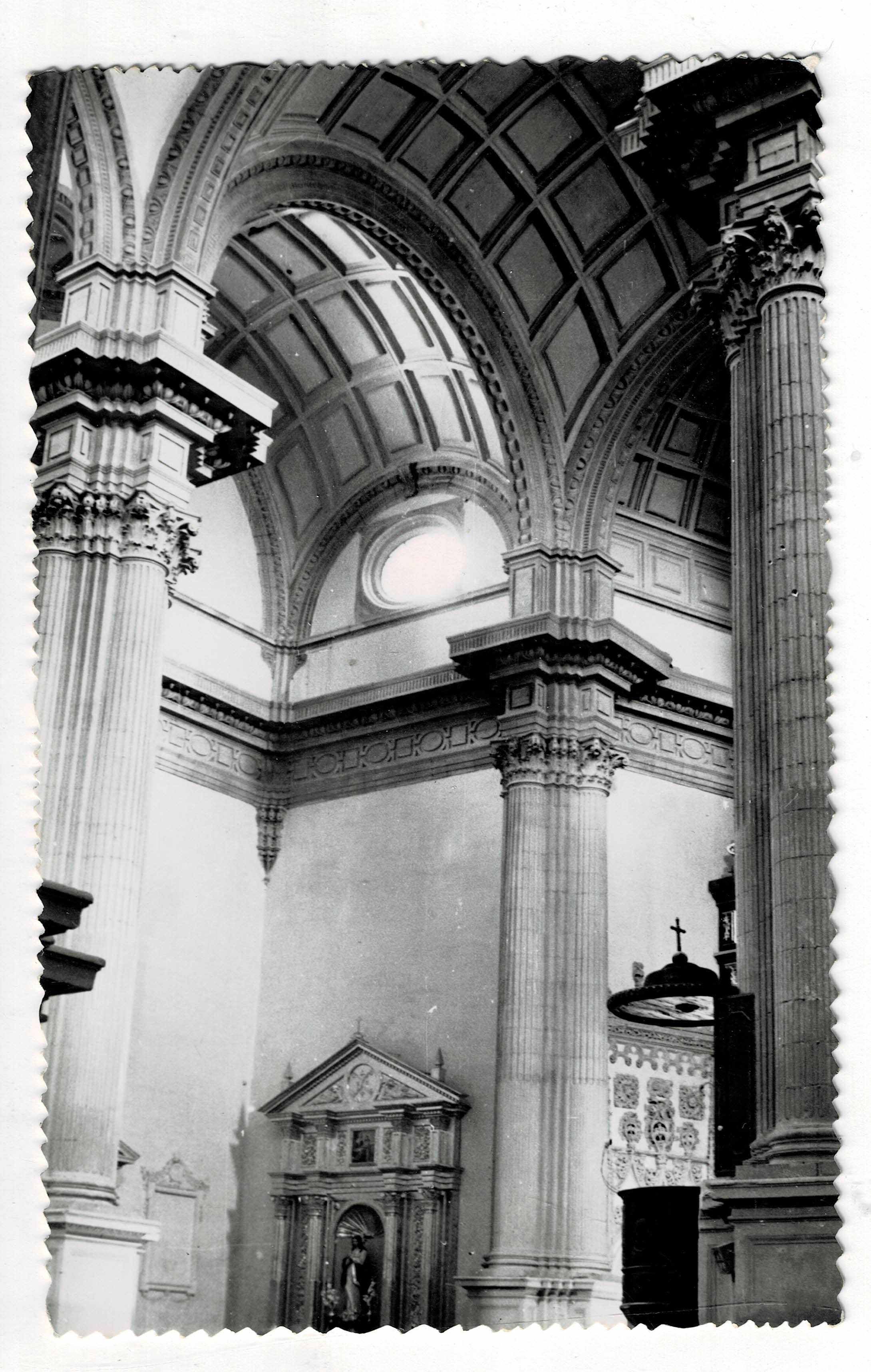 POSTAL DE GRANADA. HUESCAR. INTERIOR DE LA IGLESIA DE SANTA MARIA.