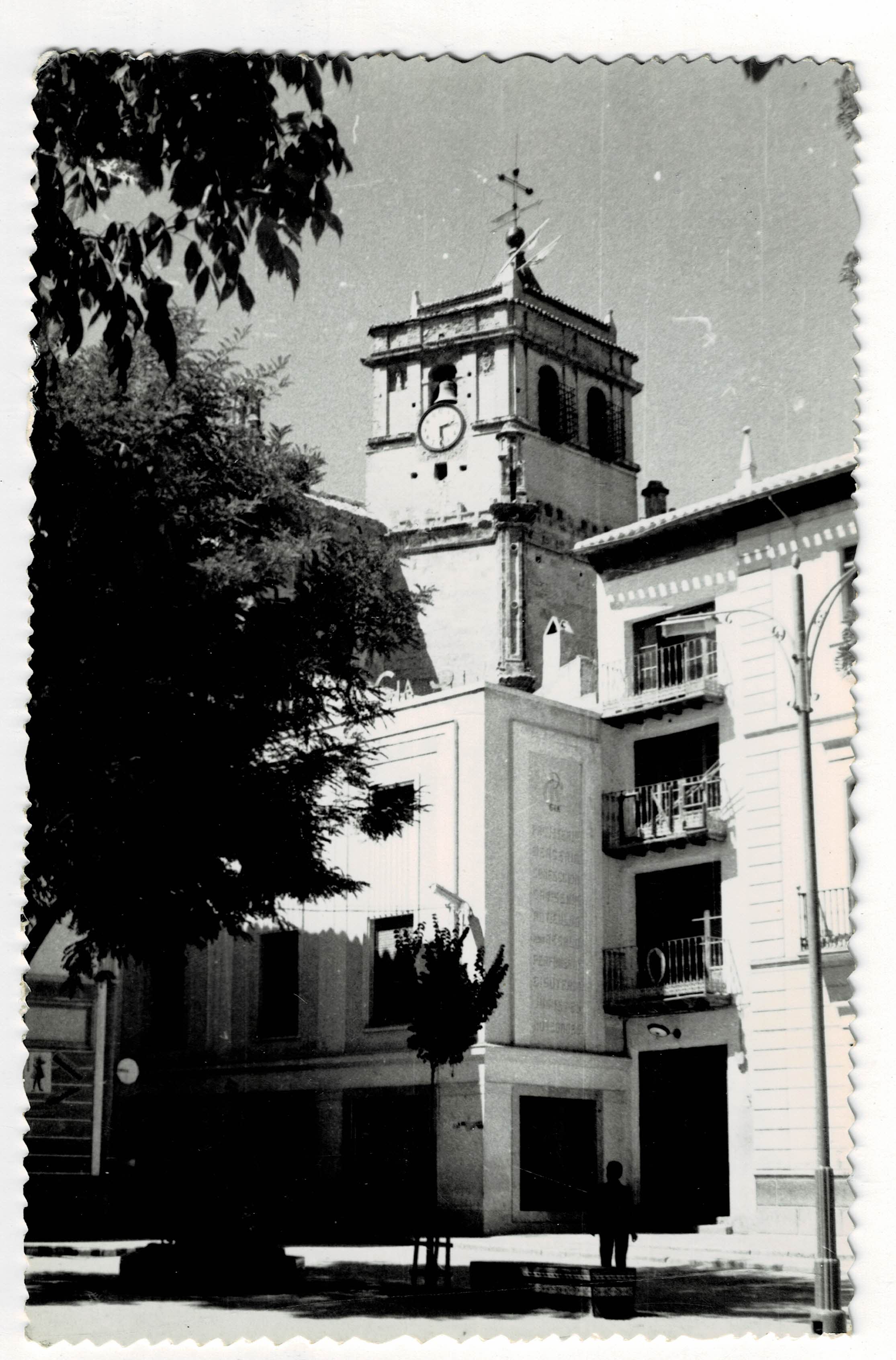 POSTAL DE GRANADA. HUESCAR. PLAZA DEL CAUDILLO.