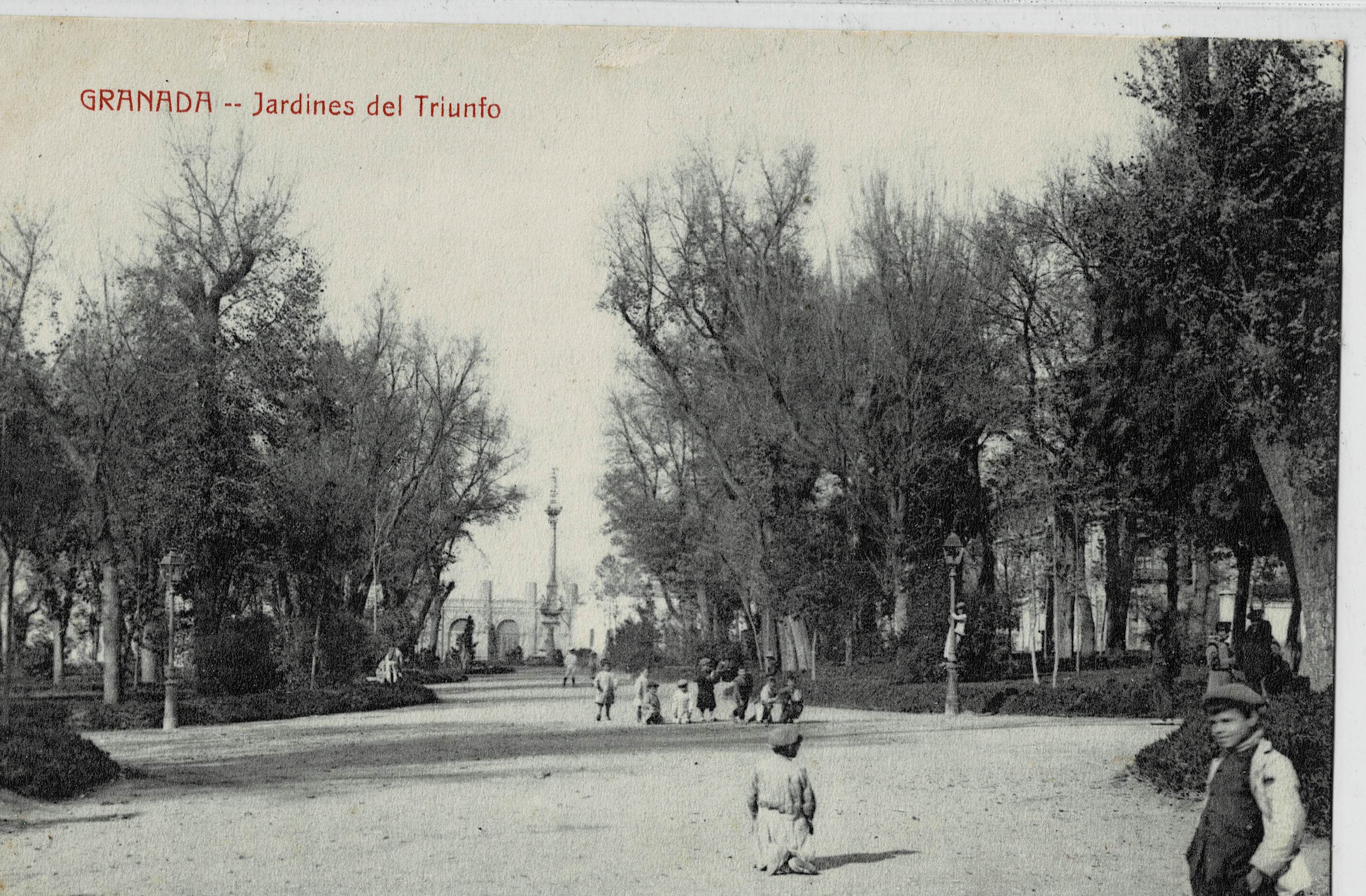 POSTAL ANTIGUA DE GRANADA. JARDINES DEL TRIUNFO