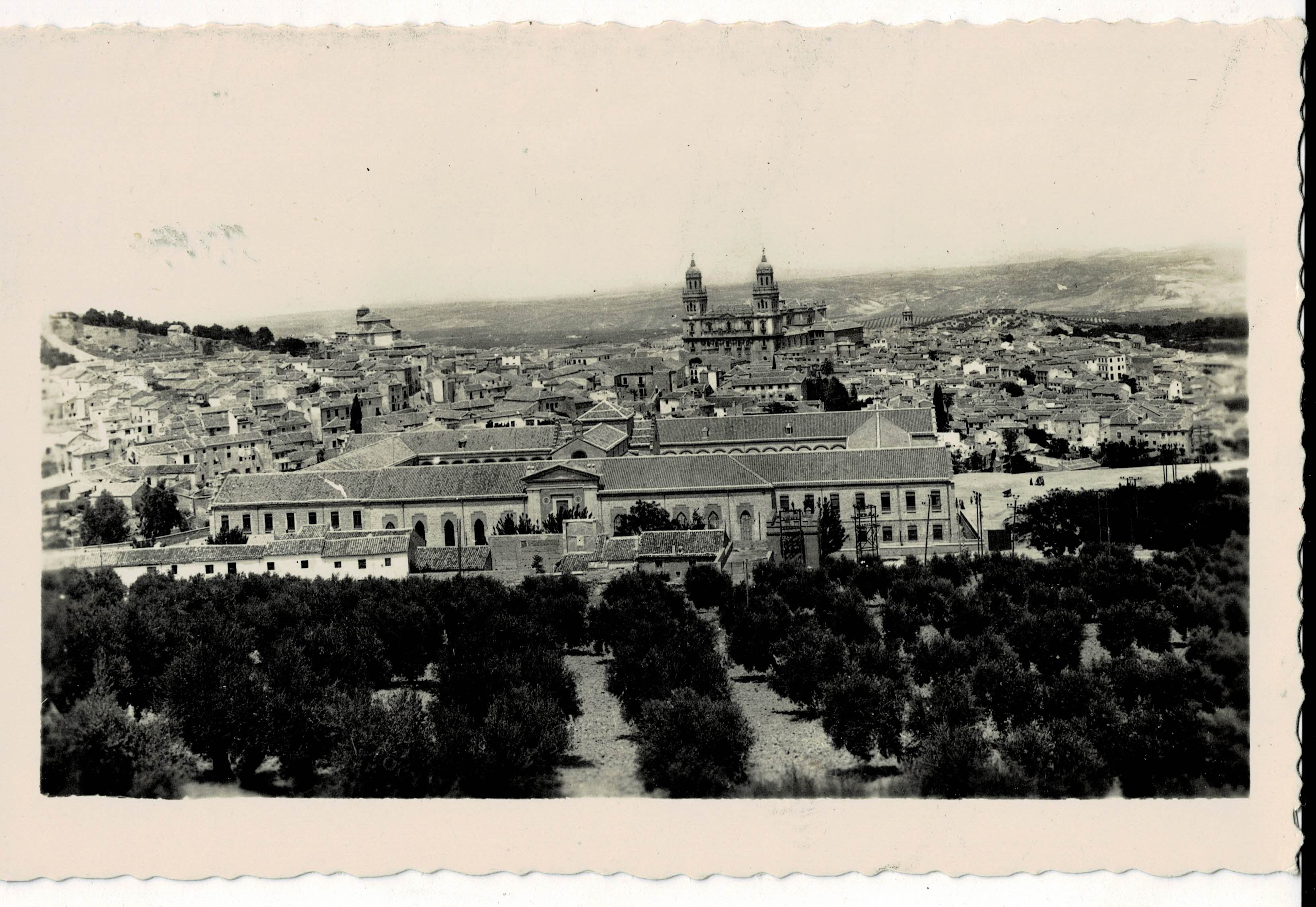 POSTAL MODERNA DE JAEN. VISTA PANORAMICA Y SEMINARIO