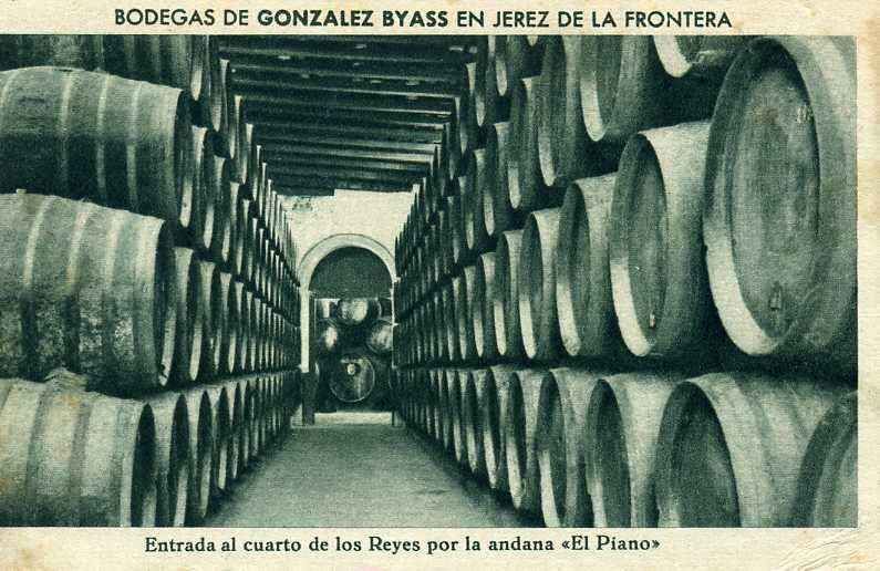 POSTAL DE JEREZ. GONZALEZ BYASS. ENTRADA AL CUARTO DE LOS REYES POR LA ANDANA " EL PIANO "
