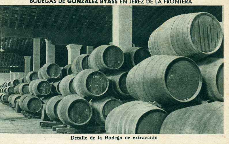 POSTAL DE JEREZ. GONZALEZ BYASS. DETALLE DE LA BODEGA DE EXTRACCION Nº7